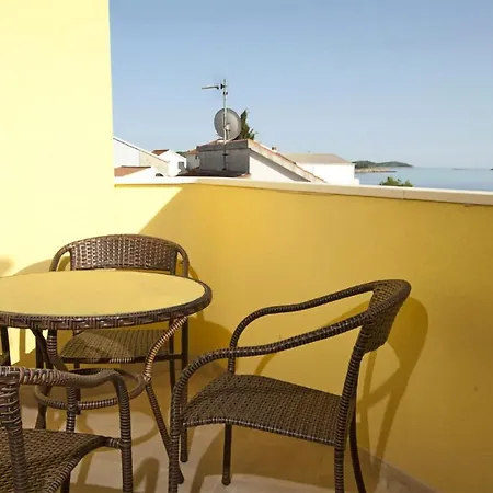 Lovely In Rogoznicko Apartment