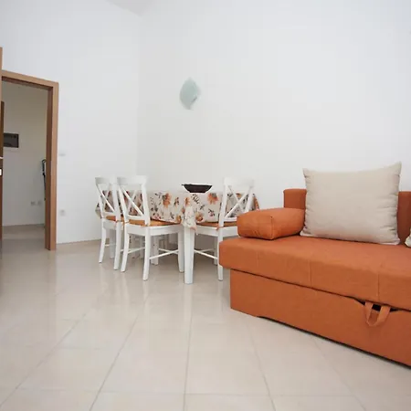 Lovely In Rogoznicko Apartment Zečevo