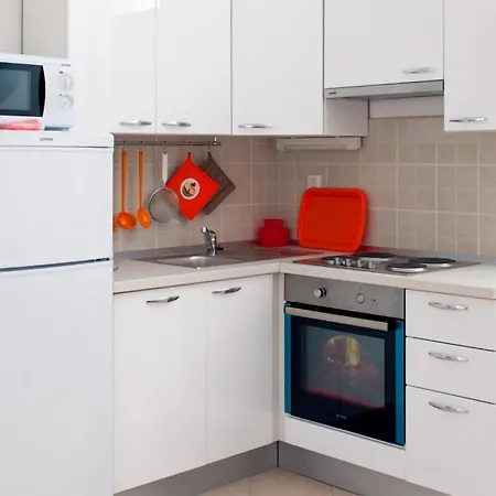 Apartment Lovely In Rogoznicko Zečevo