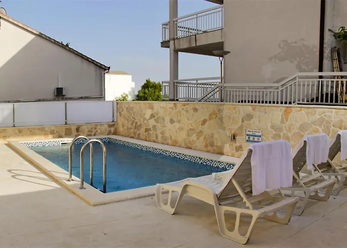 Lovely In Rogoznicko Zečevo